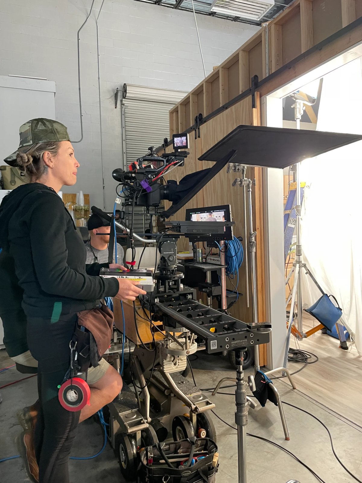 Broadcast teleprompter operator
